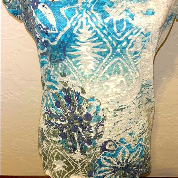 Maurice’s Bundle of 4 Women's Multicolor Graphic Tops Sz. Large. Sheer Burnout - Picture 4 of 16